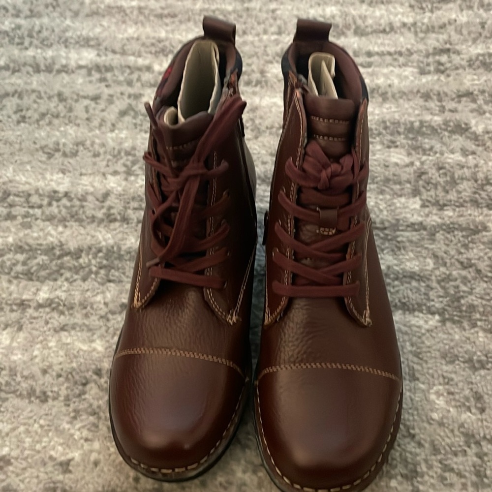 BRAND NEW Clarks Boots
